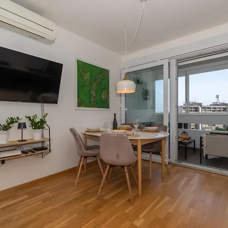 Zozo, Modern Two-bedroom شقة سبليت