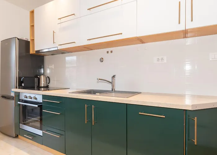 Zozo, Modern Two-bedroom Apartment