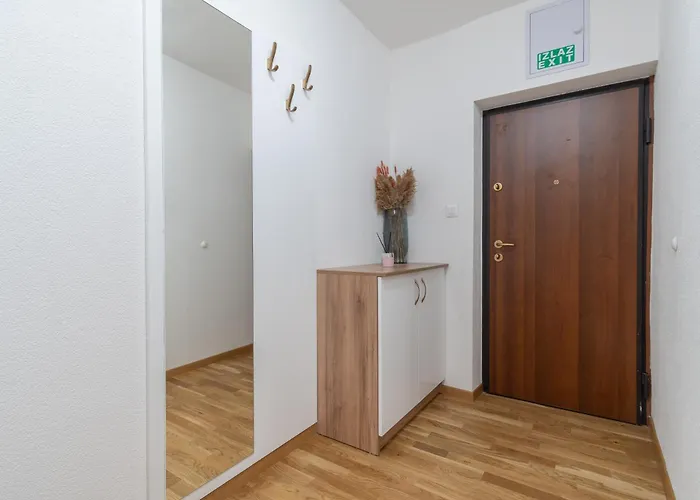 Apartment Zozo, Modern Two-bedroom Split