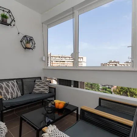 Zozo, Modern Two-bedroom Apartamento *